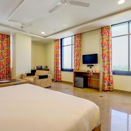 Hotel Shree Nanda Udaipur Bagian luar foto