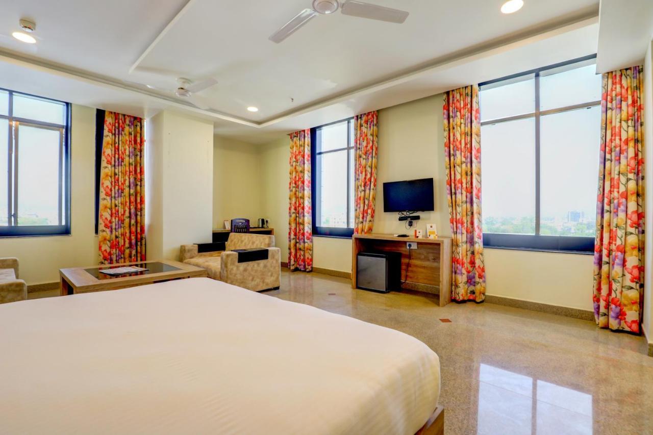 Hotel Shree Nanda Udaipur Bagian luar foto