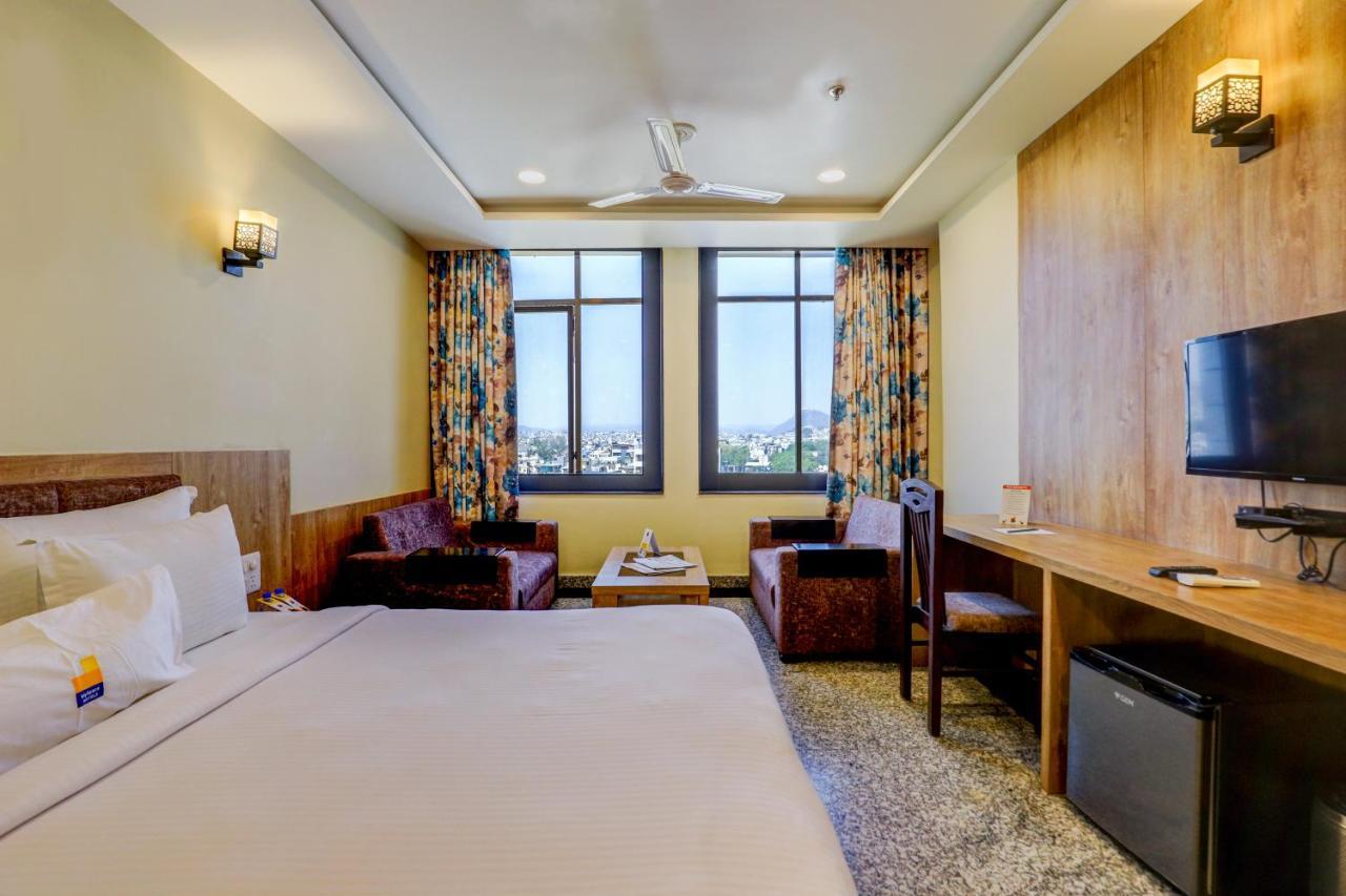Hotel Shree Nanda Udaipur Bagian luar foto