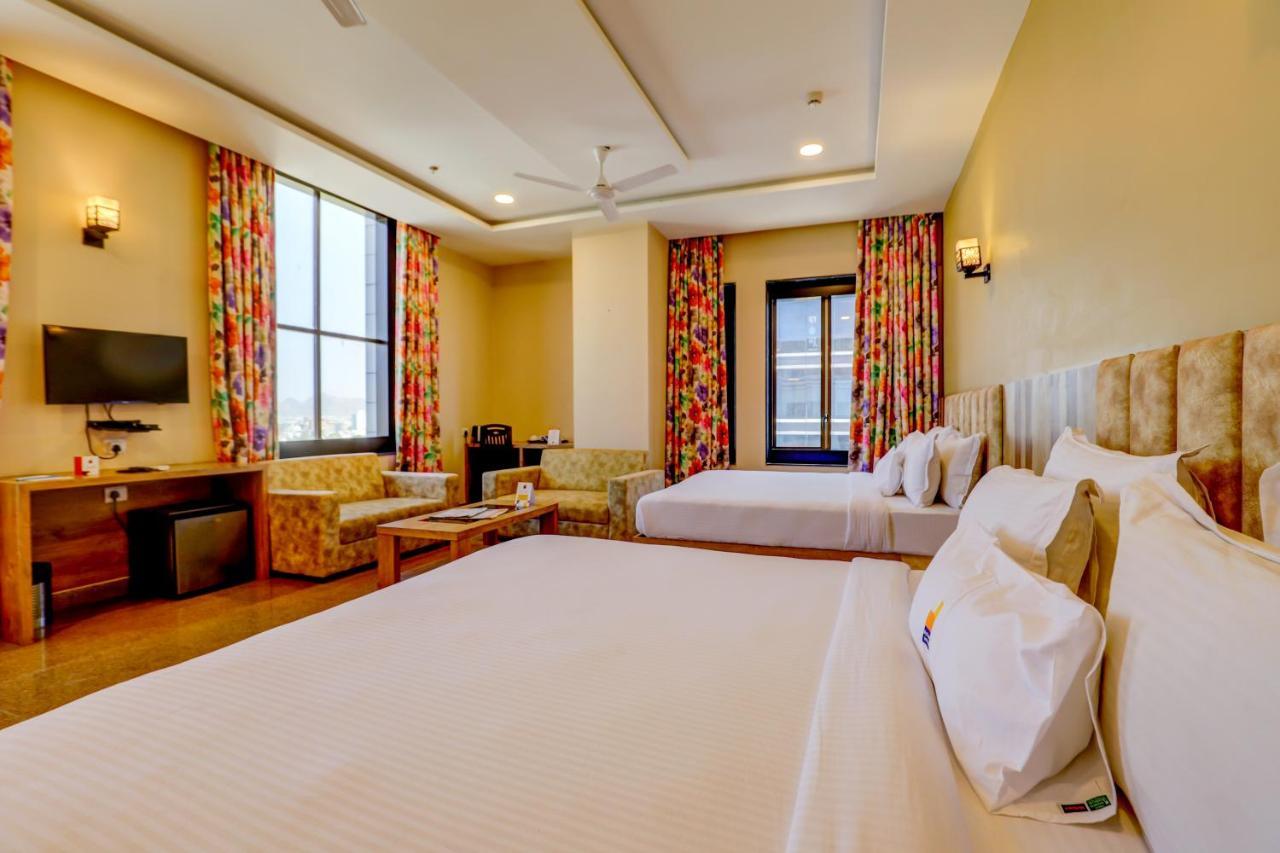 Hotel Shree Nanda Udaipur Bagian luar foto