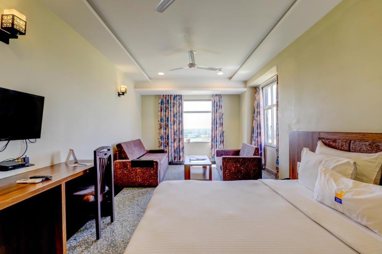 Hotel Shree Nanda Udaipur Bagian luar foto