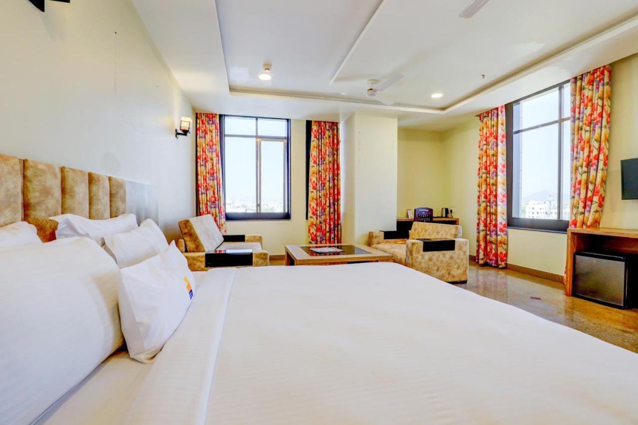 Hotel Shree Nanda Udaipur Bagian luar foto