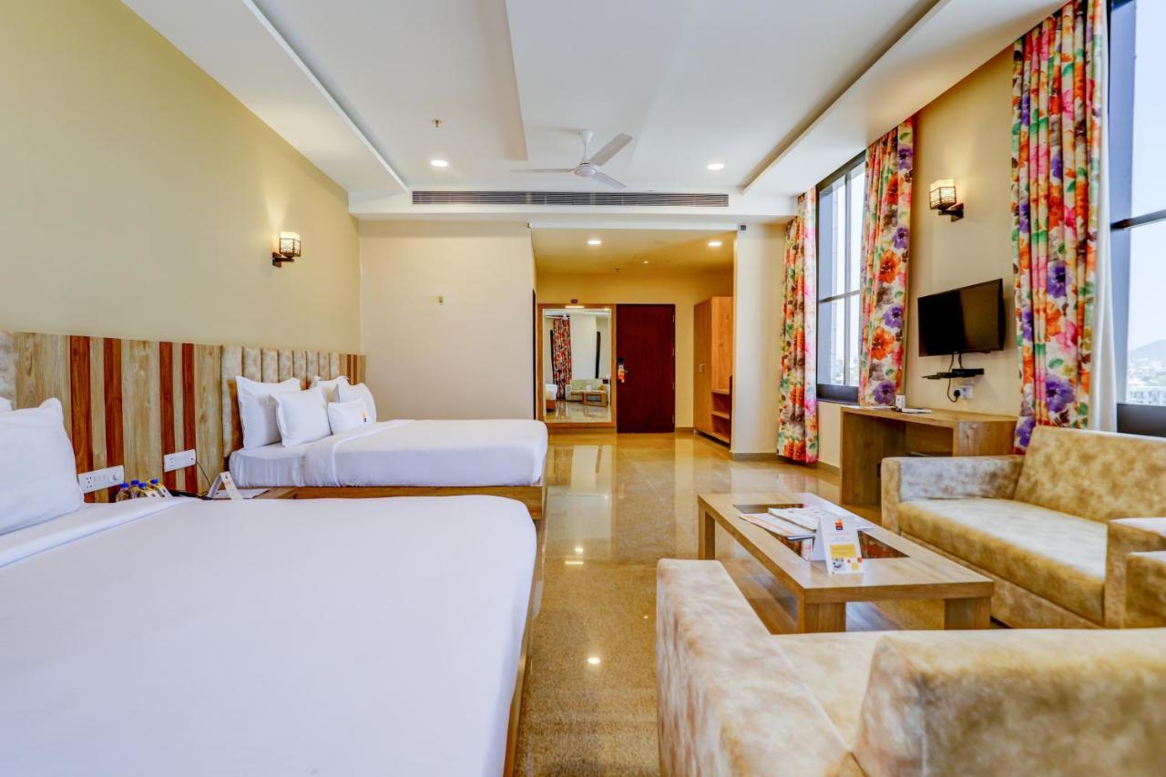 Hotel Shree Nanda Udaipur Bagian luar foto
