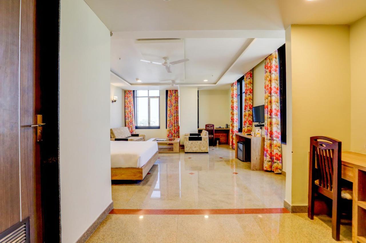 Hotel Shree Nanda Udaipur Bagian luar foto